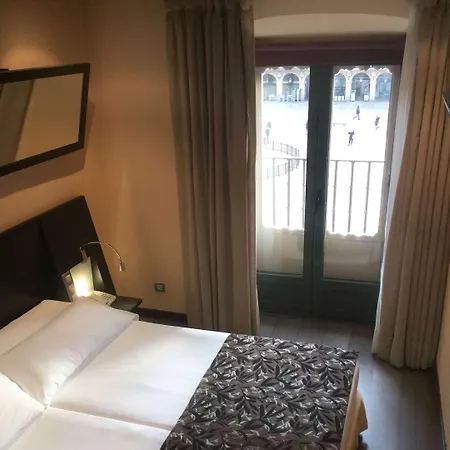Szálloda Sercotel Torres 3*